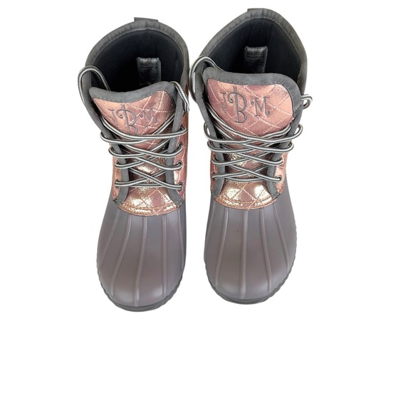 Marley Lilly Monogramed Pink & GreyDuck Boots Size 7 - Picture 3 of 16
